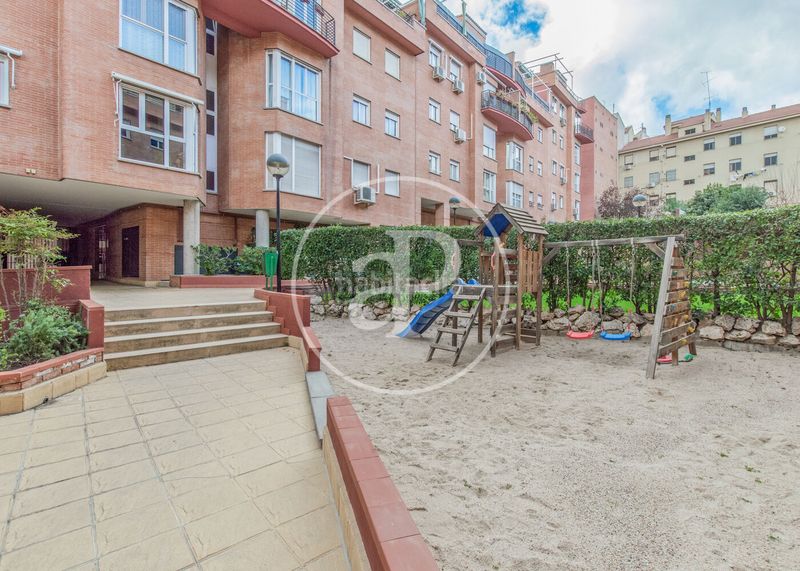 Foto c6b9d6a0-4429-468c-987c-ee0c37b06e38. Pis amb calefacció aparcament piscina a Embajadores-Lavapiés Madrid