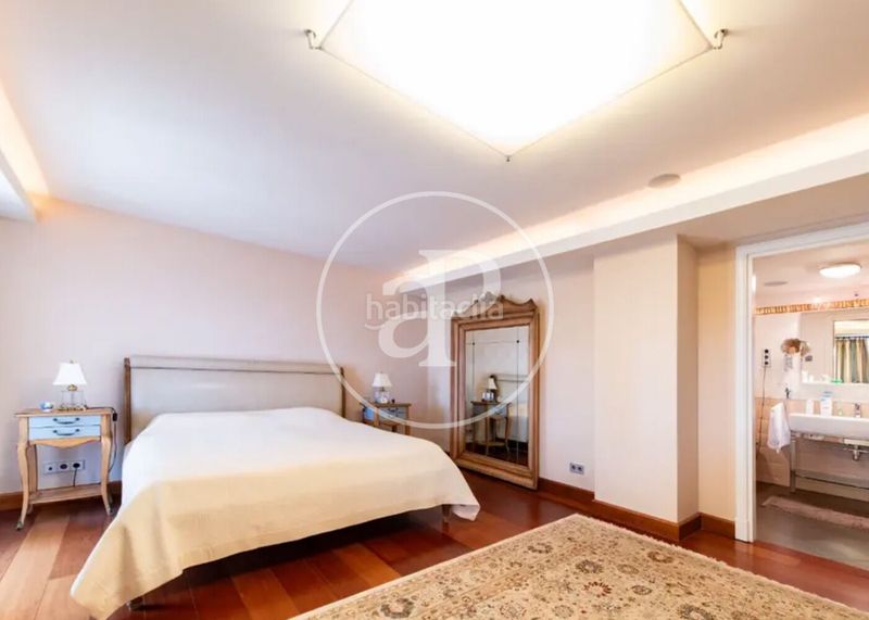 Foto 085880ff-2ebd-4ff6-9148-d46594072a02. Casa amb calefacció aparcament piscina a Conde Orgaz - Piovera Madrid
