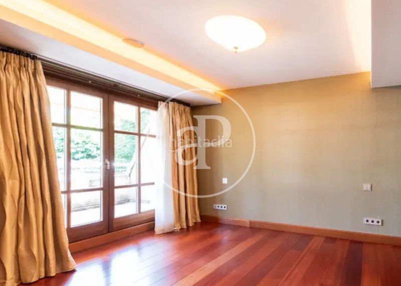 Foto 437b086f-3832-4c56-a1bb-f7b70e8ae969. Casa amb calefacció aparcament piscina a Conde Orgaz - Piovera Madrid