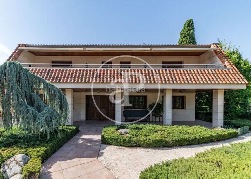 Foto a0fa09b2-53e0-4f52-af83-fefe951600ef. Casa amb calefacció aparcament piscina a Conde Orgaz - Piovera Madrid