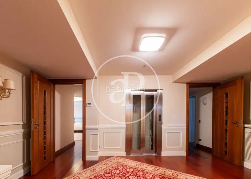 Foto ce148254-d36c-4e8d-af12-543c329e5847. Casa amb calefacció aparcament piscina a Conde Orgaz - Piovera Madrid