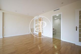 Rent Penthouse  Calle de bravo murillo. Atico en alquiler en la zona de trafalgar