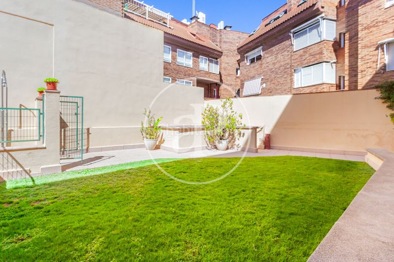 Foto c8ce1a99-8aa2-489e-8291-d9f4e63d0546. Dúplex amb calefacció aparcament piscina a Canillas Madrid
