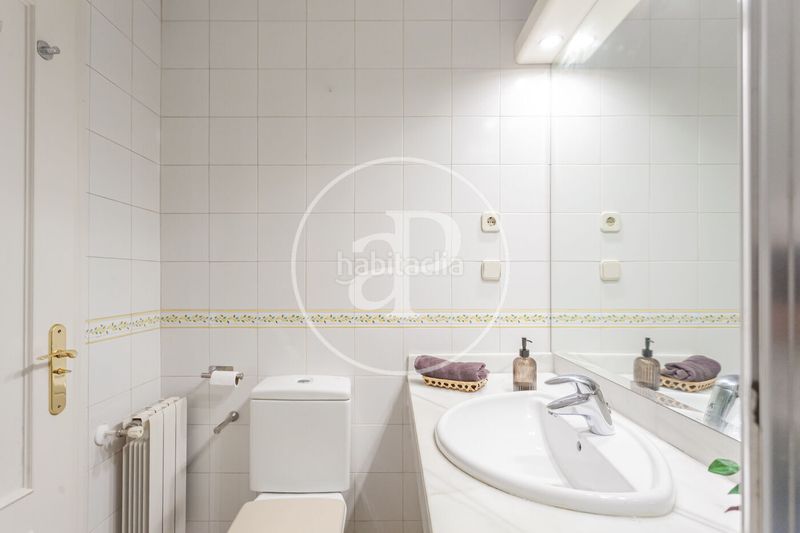 Foto d98a8157-44b5-4fb2-b3ed-8fa59eb31690. Dúplex amb calefacció aparcament piscina a Canillas Madrid