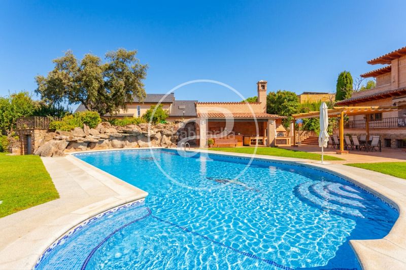 Foto 30cf4775-e751-4259-bef9-b7c6f43dea67. Casa villa en venta en El Bosque Villaviciosa de Odón