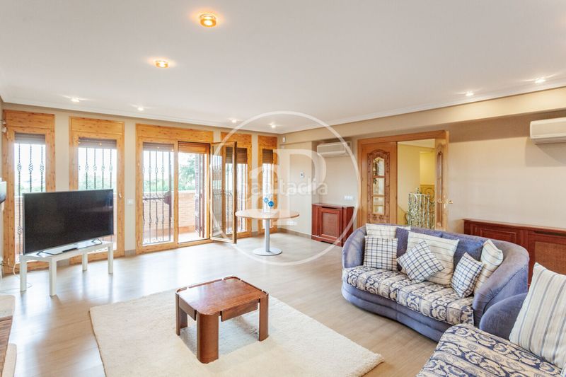 Foto 3d09fe43-e7c4-4a69-9844-a9ce1789a907. Casa villa en venta en El Bosque Villaviciosa de Odón