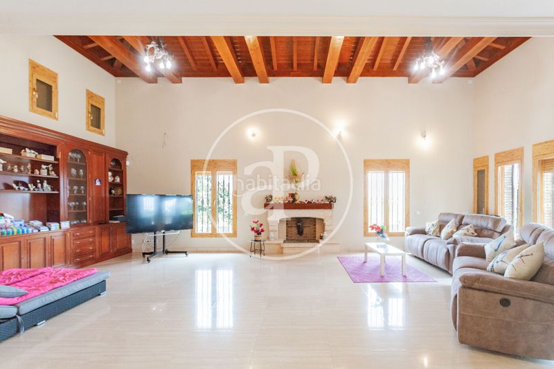 Foto 8c066f81-dbf1-47dd-a9e2-c0f3d8075cdc. Casa villa en venta en El Bosque Villaviciosa de Odón