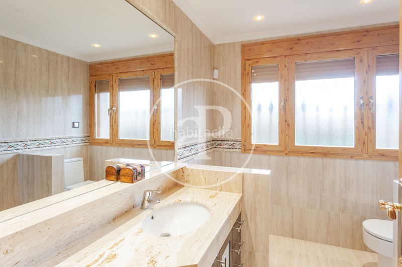 Foto b664e91f-a5e3-4f8b-b5b1-7f50f0a1324c. Casa villa en venta en El Bosque Villaviciosa de Odón