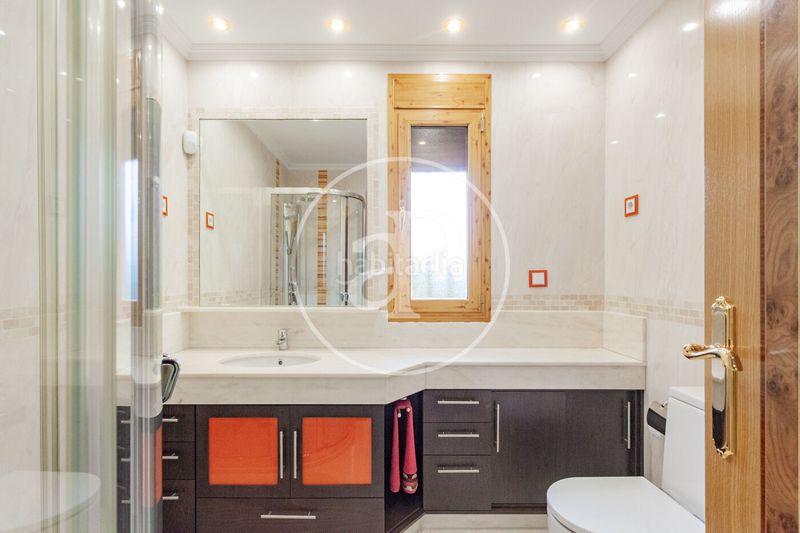Foto c165f299-a808-411a-a384-c396a3182884. Casa villa en venta en El Bosque Villaviciosa de Odón
