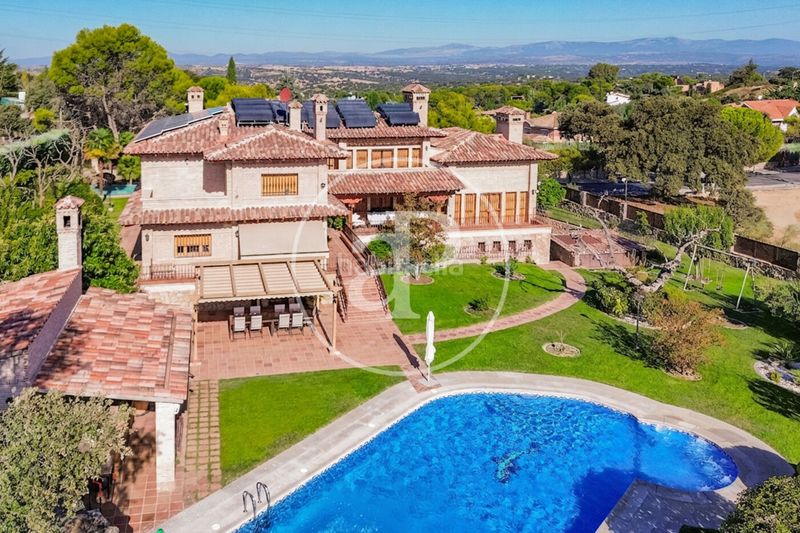 Foto c2532cfa-ccaf-44b6-a6e2-7aa983bb8b8c. Casa villa en venta en El Bosque Villaviciosa de Odón