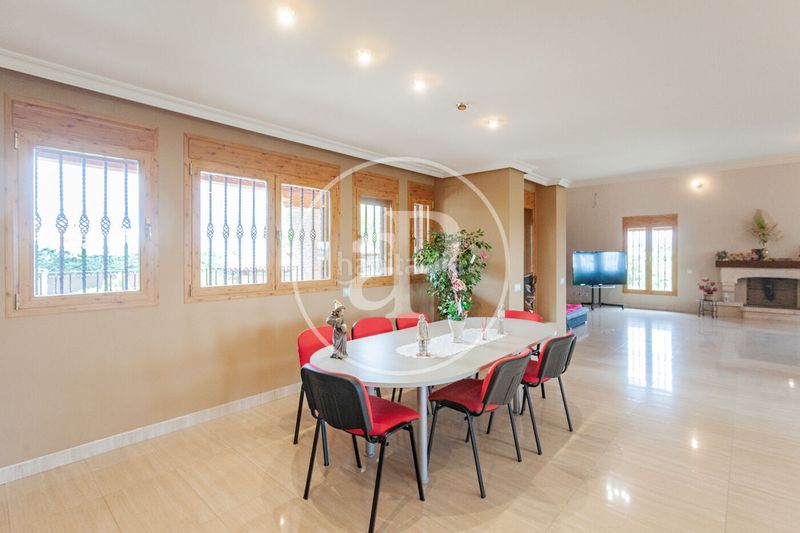 Foto c6a53646-0f56-45d3-9d58-db0f0dbaaeb5. Casa villa en venta en El Bosque Villaviciosa de Odón