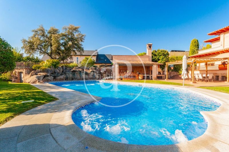 Foto c833e0bd-0049-46db-b2b0-f9f5cd14ff33. Casa villa en venta en El Bosque Villaviciosa de Odón