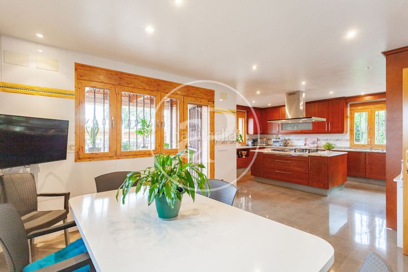 Foto d7c64c1a-4103-4c96-b160-a4e40a4d9ff8. Casa villa en venta en El Bosque Villaviciosa de Odón