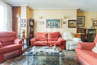 Pis  C. de rafael calvo. Piso en venta en almagro