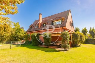 House in Fuente del Fresno. Chalet en venta en urb. fuente del fresno