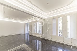 Flat in C. de Alberto Aguilera
