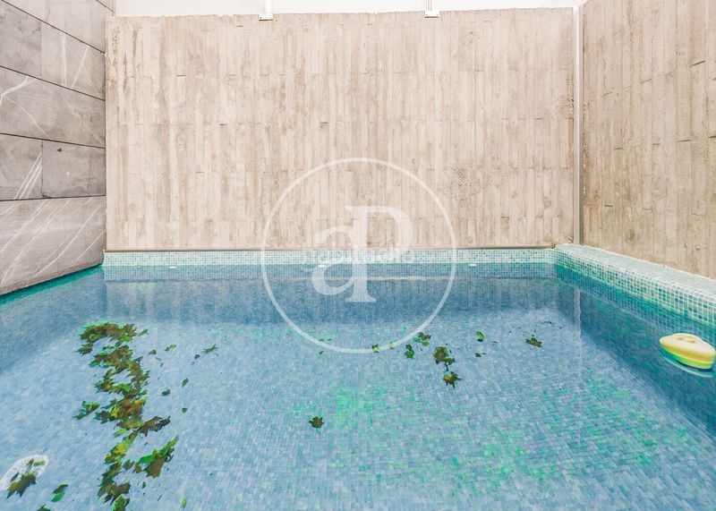 Foto e431f89b-7531-4f74-9991-c77dfb3fee41. Casa aparellada amb calefacció aparcament piscina a Madrid