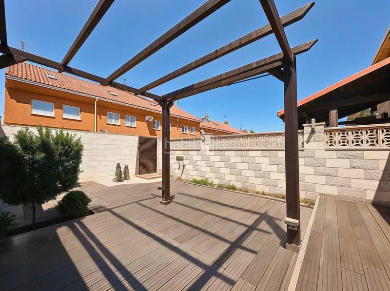 Foto b34053e0-3628-4297-8115-c9f0f3a39a42. Chalet en Torrejón del Rey
