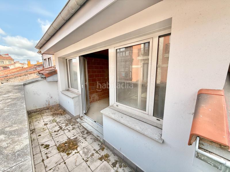 Foto 8dc3b90d-be9f-4d6a-854d-6844f2c57480. Édifice dans Centro Avilés