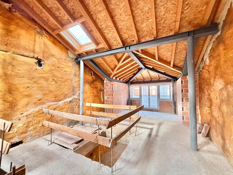 Foto a4b3d89b-1c37-4311-a696-72bf35f8656f. Édifice dans Centro Avilés