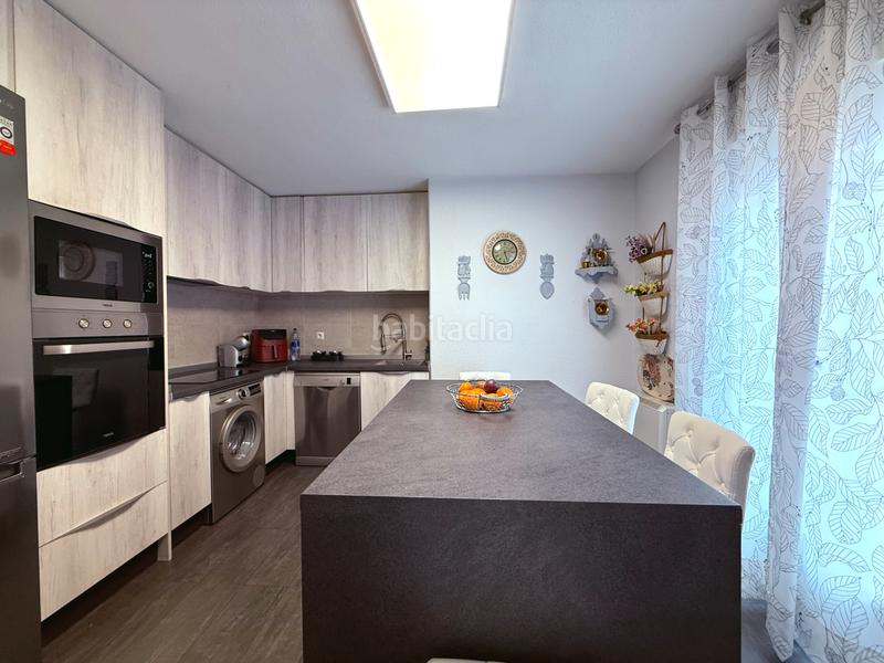 Foto 54bb5758-ed75-4ae1-9d99-ed80bef2d934. Duplex avec chauffage dans Centro Azuqueca de Henares