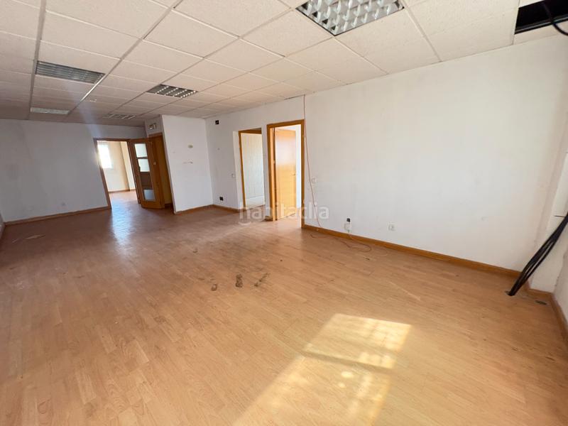 Foto ec302987-b4ea-40a2-89ae-9c43aad11cfb. Fabrikhalle mit heizung in Torres de la Alameda