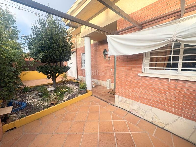 Foto 70710941-3f67-46d0-b943-ffdfd9f4f9f3. Casa adossada amb xemeneia calefacció aparcament a Pioz