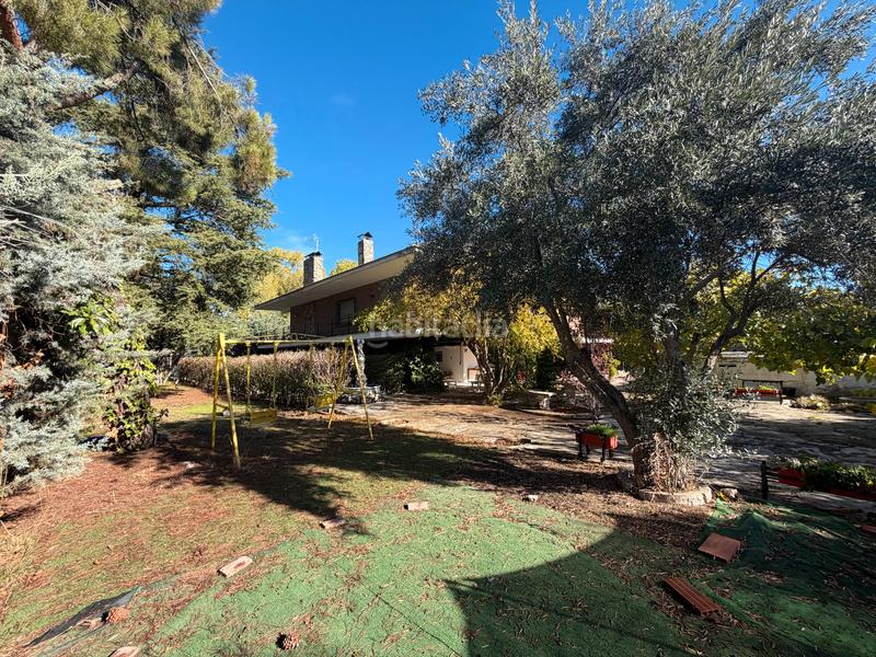 Foto d788e546-a7e8-4410-bda1-b1819f924d94. Xalet a El Robledal Villalbilla