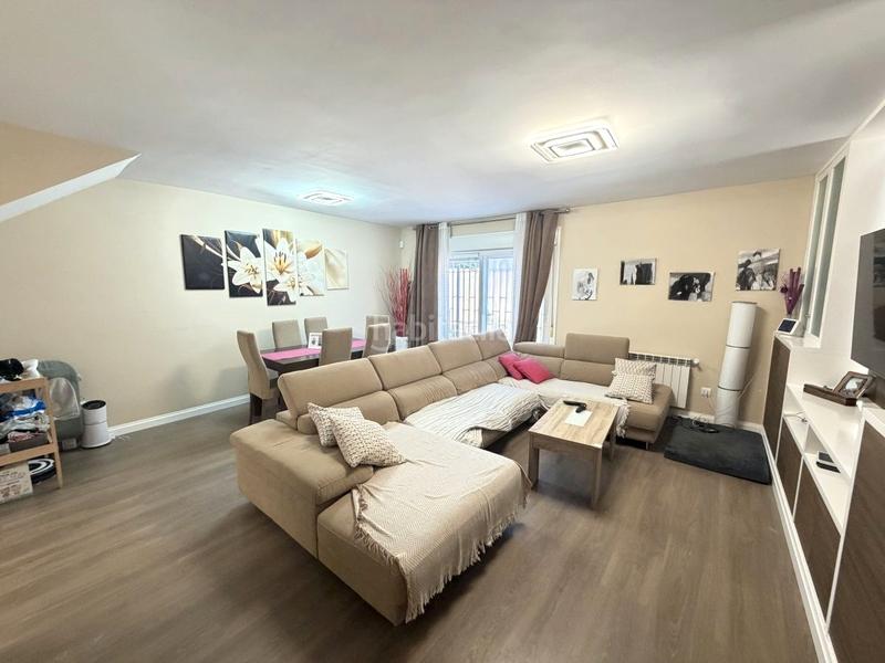 Foto 3a7f7562-59f6-41a8-b083-42184690d42f. Casa bifamiliare in Torrejón del Rey