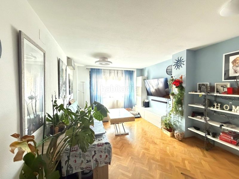 Foto b84b5b5f-4d5c-4ce5-a8bb-917dcede763a. Pis amb calefacció aparcament piscina a Sanchinarro Madrid