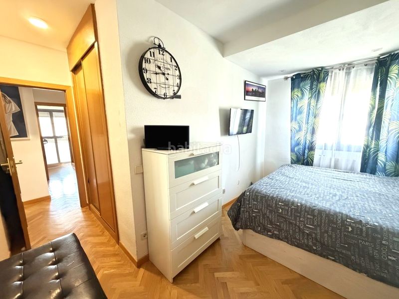 Foto e7dba57b-34c1-4c18-9c92-53e5633f4f76. Pis amb calefacció aparcament piscina a Sanchinarro Madrid