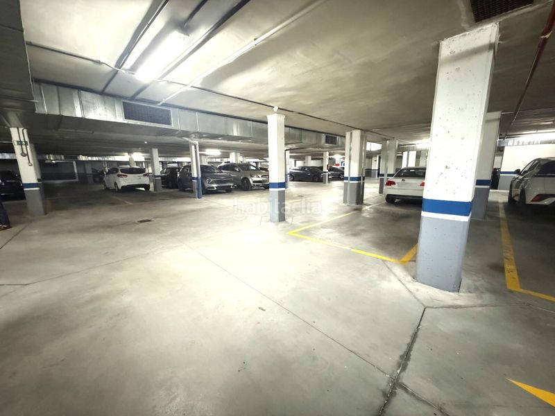 Foto eedb22f8-e433-46f2-8a15-5bf48394e8cb. Pis amb calefacció aparcament piscina a Sanchinarro Madrid