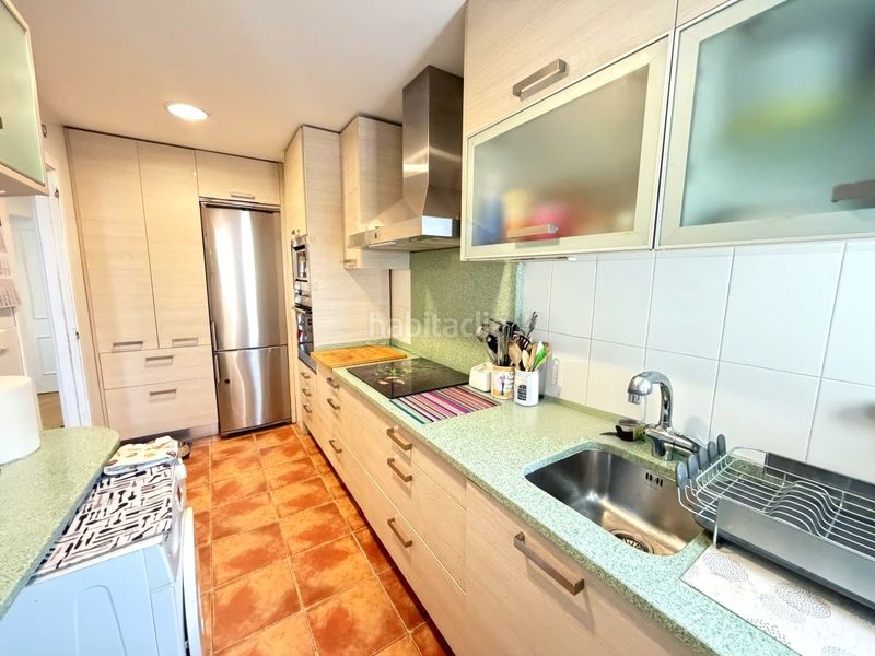 Foto f1668228-1767-40c6-a20b-a937e75c2bc8. Pis amb calefacció aparcament piscina a Sanchinarro Madrid