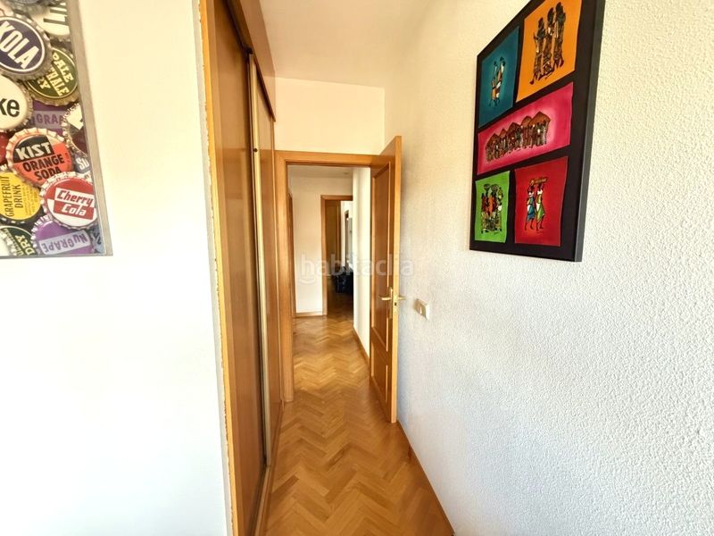 Foto fa0a40ec-c662-47b3-aa67-23f8445ecf80. Pis amb calefacció aparcament piscina a Sanchinarro Madrid