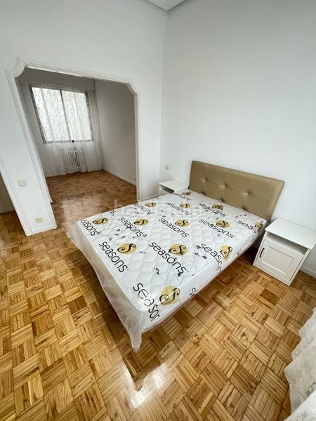 Foto 0f14b960-6a4c-41ae-813f-d45bc12e2304. Rent flat with heating parking in Pacífico Madrid