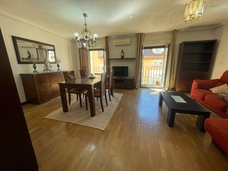 Flat  Calle de hortaleza. Piso de 2 habitaciones y 1 wc,