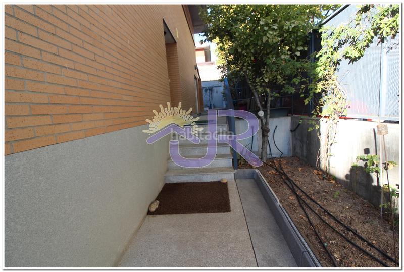 Foto 0e89449f-fedf-422a-ba9c-ba8e9e971304. Chalet con camino riscaldamento parcheggio in Miramadrid Paracuellos de Jarama