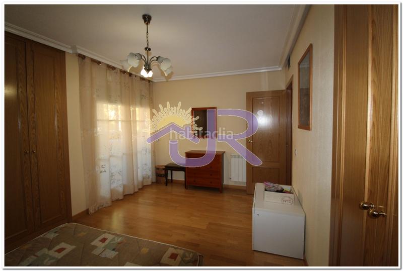 Foto 14a5d78a-d65a-4606-827e-f20ac8532d9c. Chalet con camino riscaldamento parcheggio in Miramadrid Paracuellos de Jarama