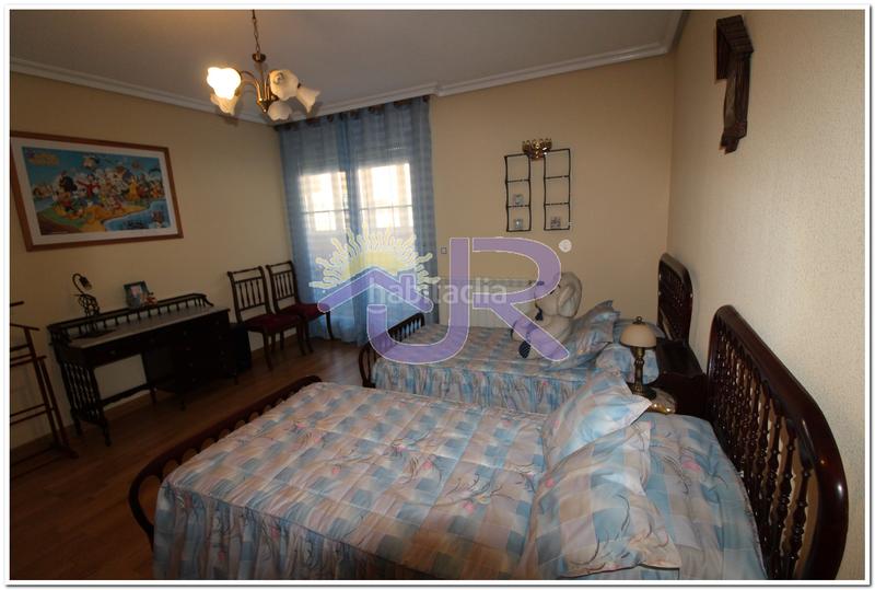 Foto 48a84ff8-103e-4880-b801-eb5ad06afcb3. Chalet con camino riscaldamento parcheggio in Miramadrid Paracuellos de Jarama