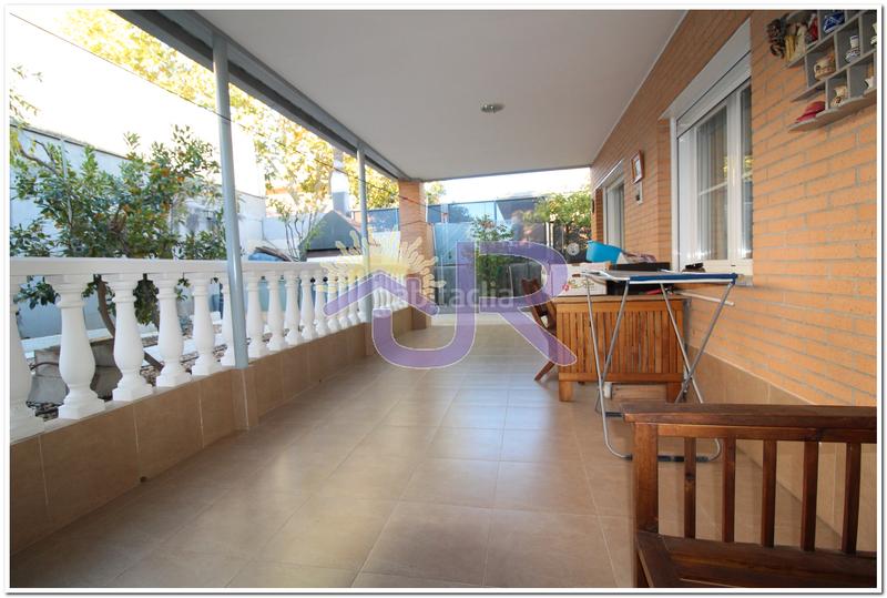 Foto d28e1d8b-2223-4c92-810e-fbda63a73111. Chalet con camino riscaldamento parcheggio in Miramadrid Paracuellos de Jarama