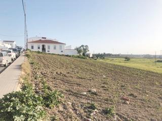 Terreny residencial  Avenida guardia civil. A la venta parcela urbana de 1975m2 en villafranca de los barros