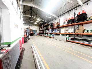 Fabrikhalle  Avenida de castilla. Oportunidad de adquirir nave industrial con oficinas en zona de