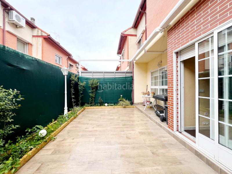 Foto 0f24ca56-1a47-4fad-b20e-2d2aea616559. Semi detached house with heating parking in Ensanche Alcalá de Henares