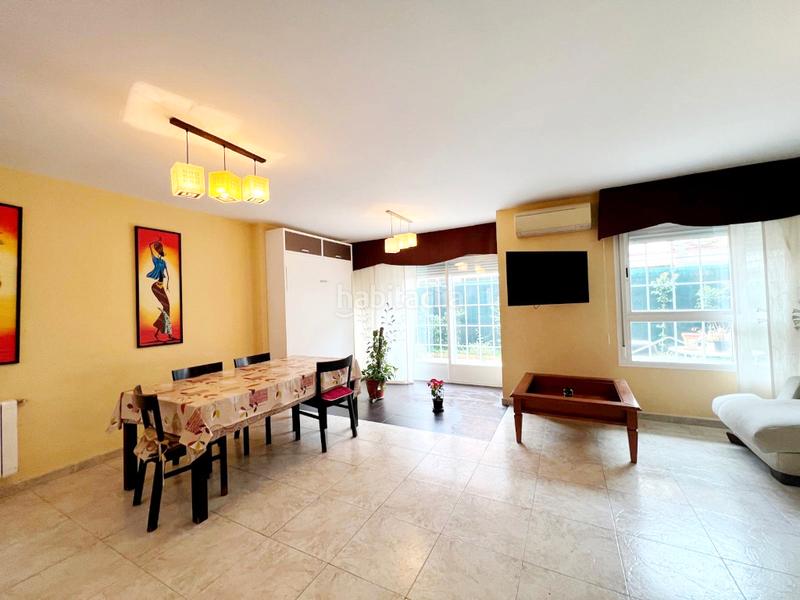 Foto 2ff66c92-f20b-48f2-bfaf-56199717cd4e. Semi detached house with heating parking in Ensanche Alcalá de Henares