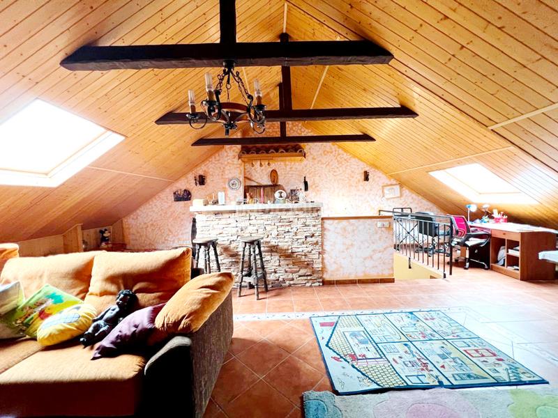 Foto 3c9b54d5-0c54-407b-8a97-2be53fc0d7e8. Semi detached house with heating parking in Ensanche Alcalá de Henares