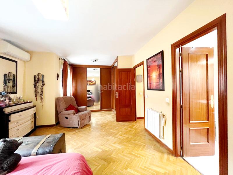 Foto 6f9b518d-cb46-4c50-a29b-ba1980c3da3c. Semi detached house with heating parking in Ensanche Alcalá de Henares