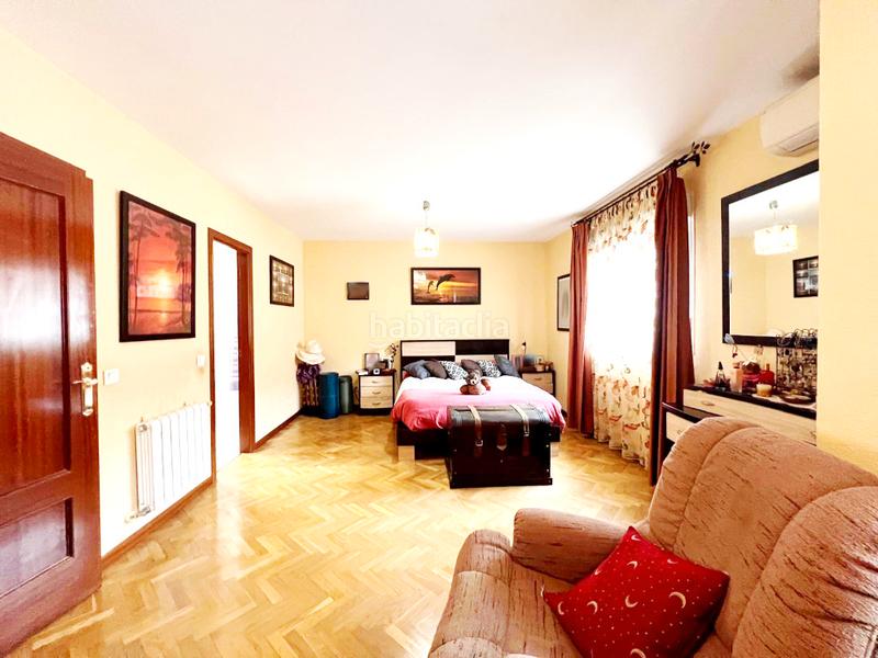 Foto b696d221-0830-444d-9985-172e01e1284a. Semi detached house with heating parking in Ensanche Alcalá de Henares