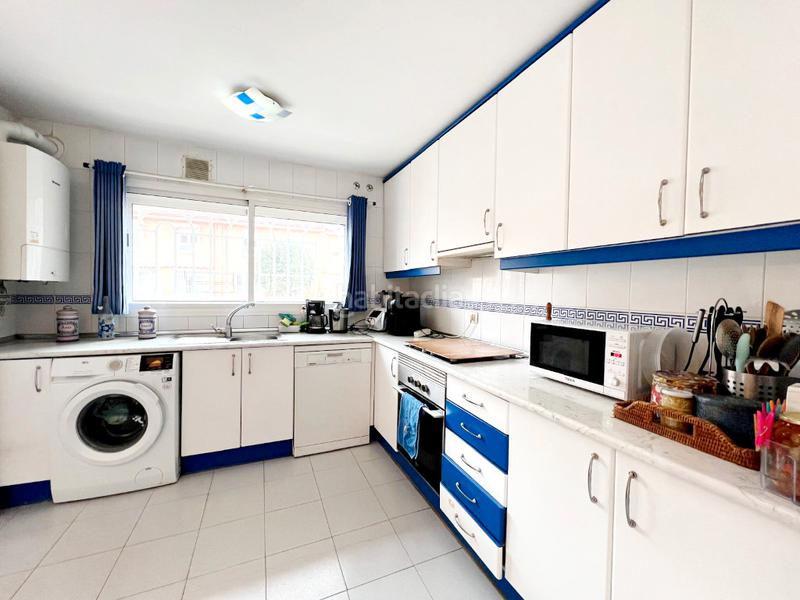 Foto c55e1f3b-b3a2-4467-81f2-3a6b46fc8e9e. Semi detached house with heating parking in Ensanche Alcalá de Henares