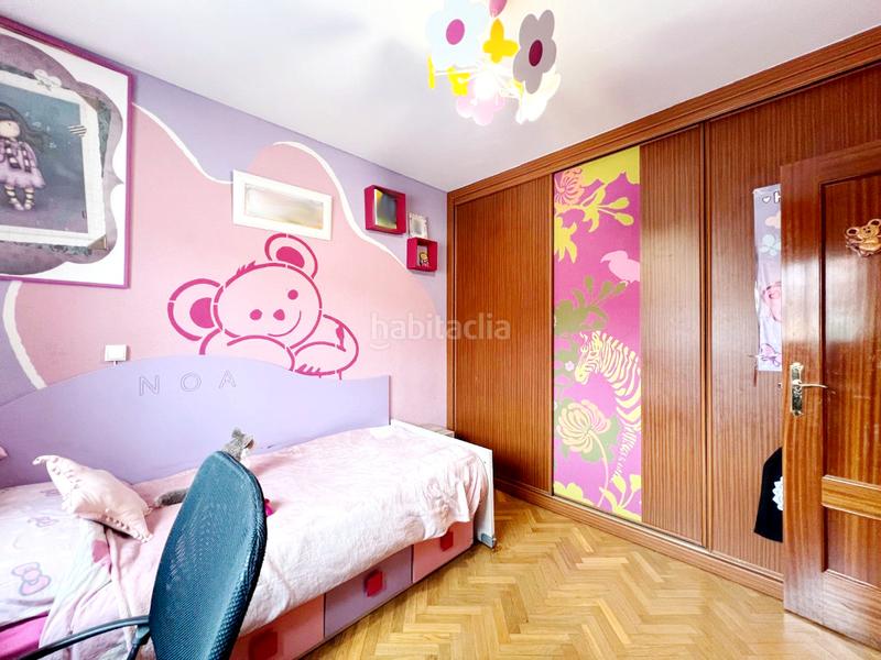 Foto c7335add-713a-47c3-9f1e-a7448219b9e8. Semi detached house with heating parking in Ensanche Alcalá de Henares