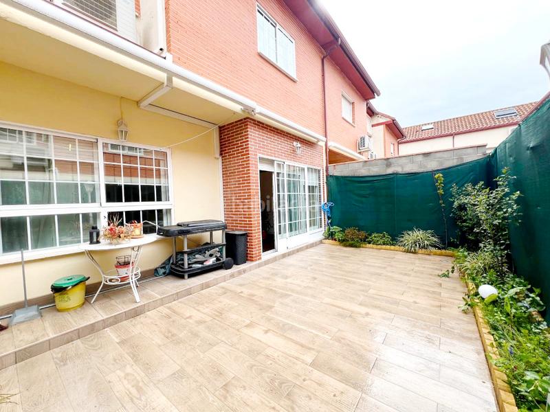 Foto daa132cb-a1fb-406b-83ff-f4c85d3a7c8f. Semi detached house with heating parking in Ensanche Alcalá de Henares